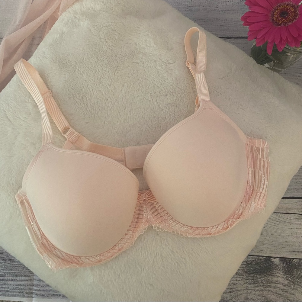 Never Worn Wacoal Bra 36D